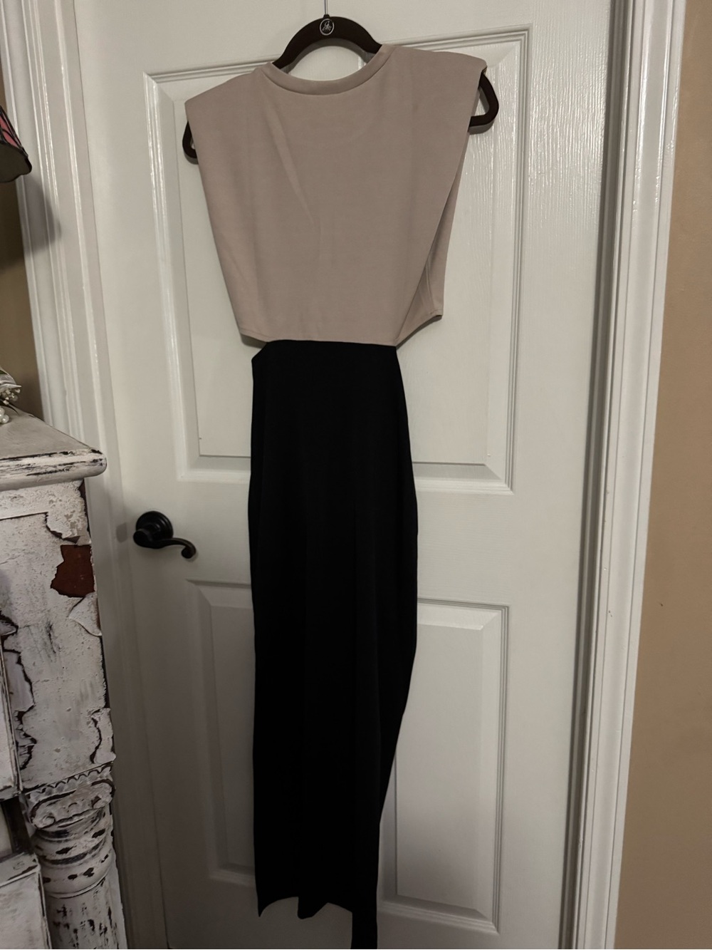 NEW. Garcella Cut Out Maxi Dress SMALL - Picture 8 of 9